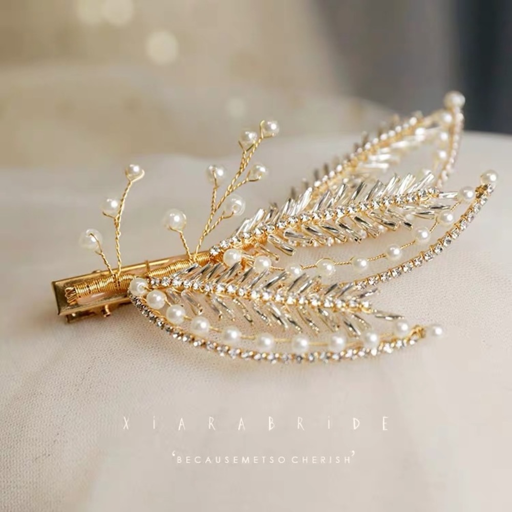 Beautiful leaf style bridal hair clip